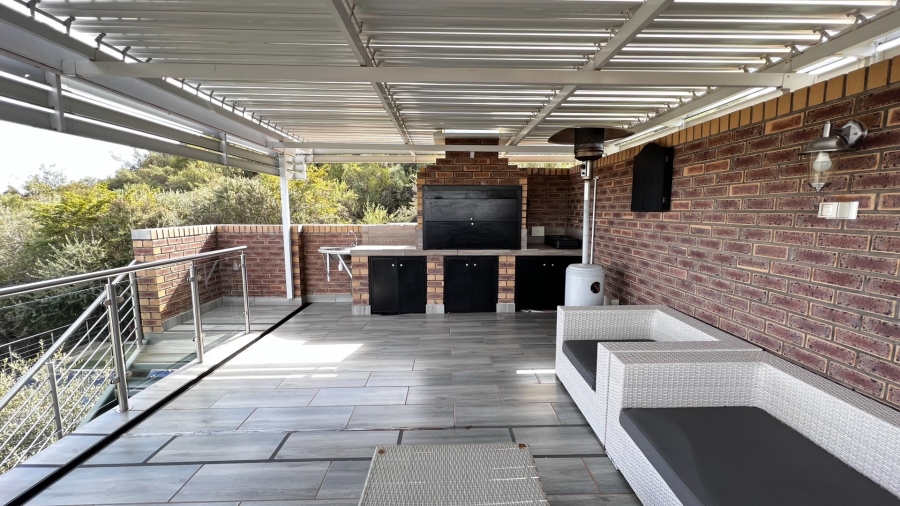4 Bedroom Property for Sale in Langenhovenpark Free State